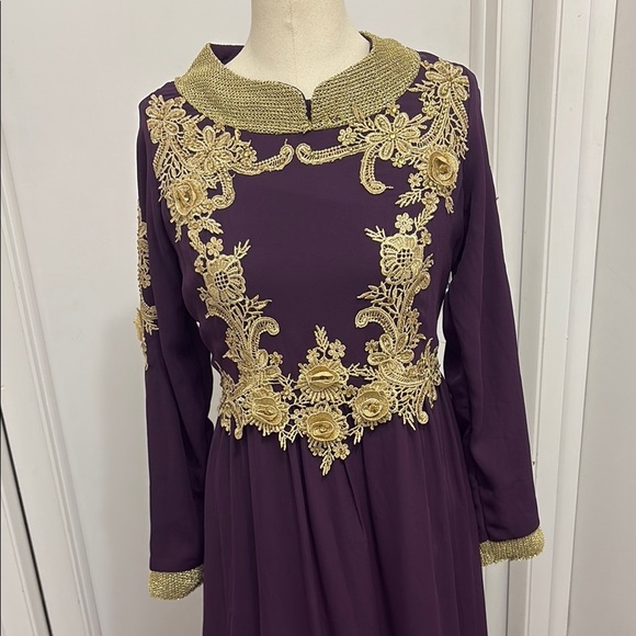 Regal Purple Gown with Gold Detailing - Picture 6 of 14